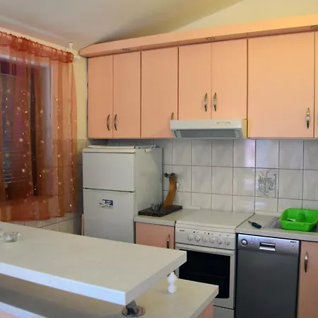 Zana Apartment Vir